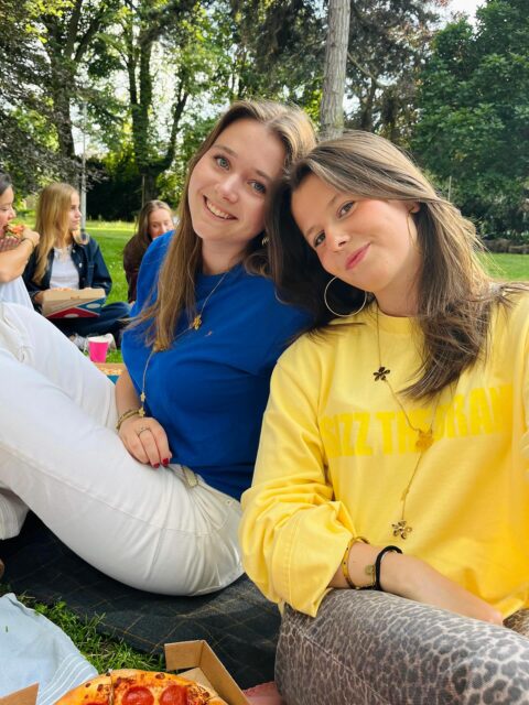 Pizza @ wilpa want bijjjjjna vakantie 🍕🍕🌞🌞🌸
#fotomodelsss #balletjeerbij? #hapjepizza🐾