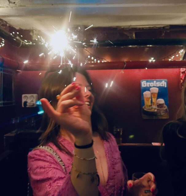 Genooooteennnn van ons jaarlijkse kerstdiner & laatste borreltje van het jaar 🎄✨🪩🫶🏼🤍🩵 #kAAter #wAAtervallen