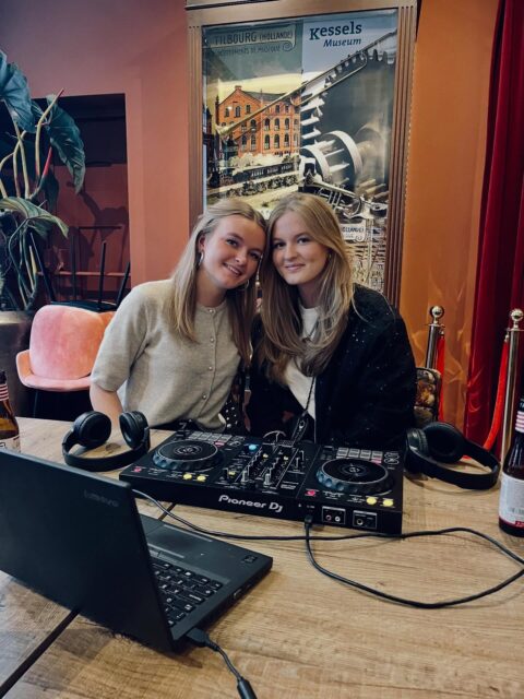 Tilburgse beatjes gedropt met de brusjessss π§π©΅πͺ©π»π»#tedomvoor30seconds #bingooooo #thisismyhousethesearemyrules