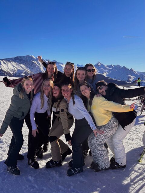 Heerlijk weekje (AApres)ski! ⛷️❄️🩵🪩 #zellamsee #mediaday #doapizza #blessyourfuckingheart #blackmamba